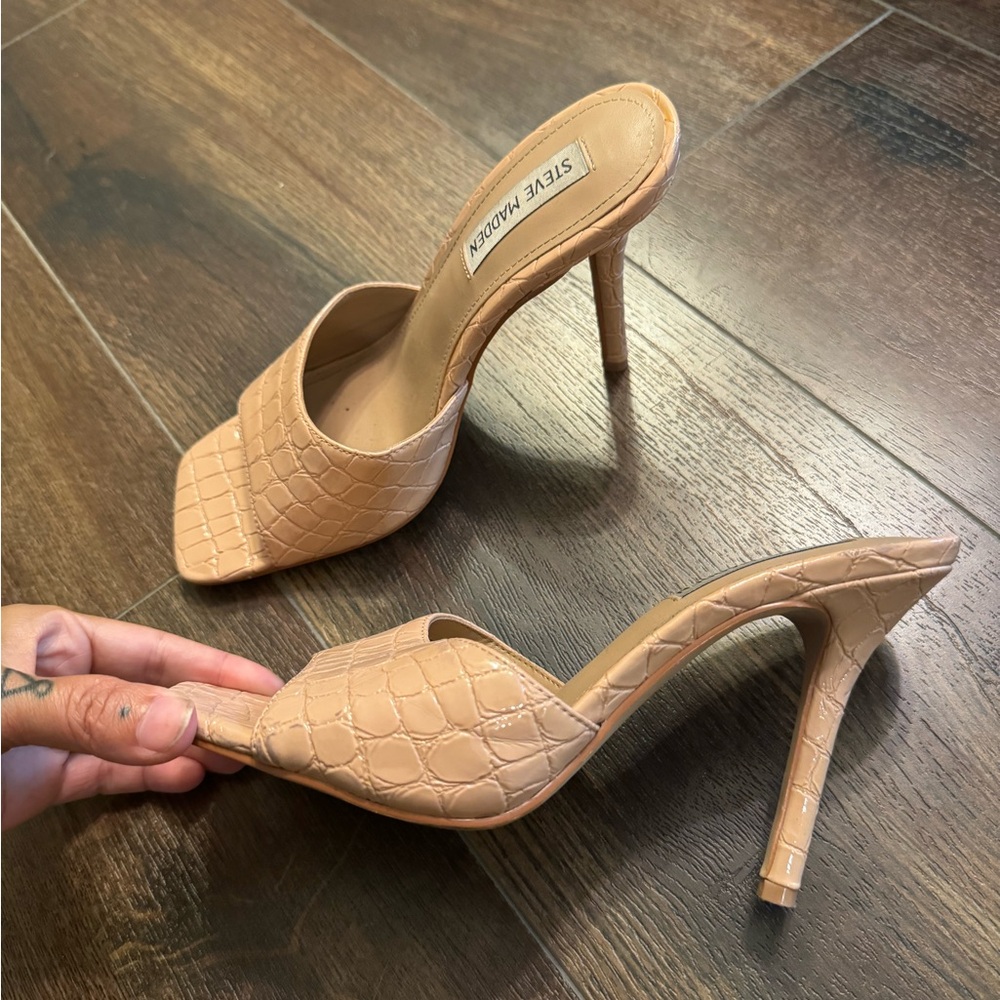 Steve Madden heel